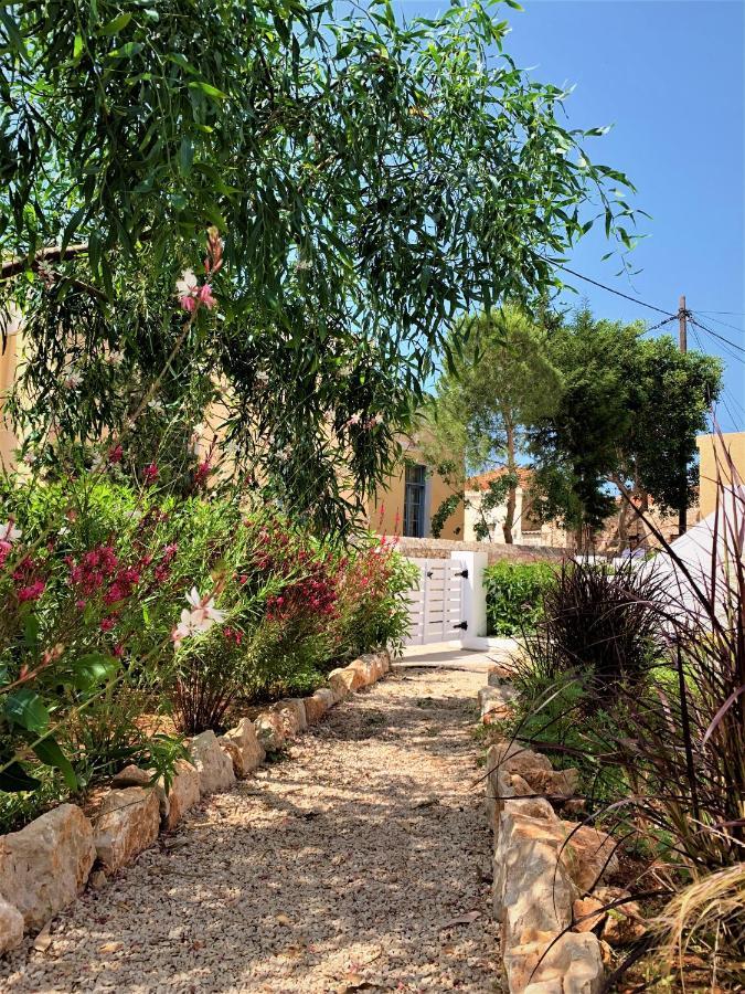 Villa Miranda Chalki Town Bagian luar foto