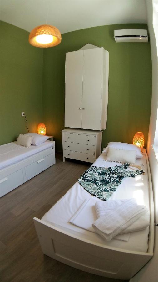 Villa Miranda Chalki Town Bagian luar foto
