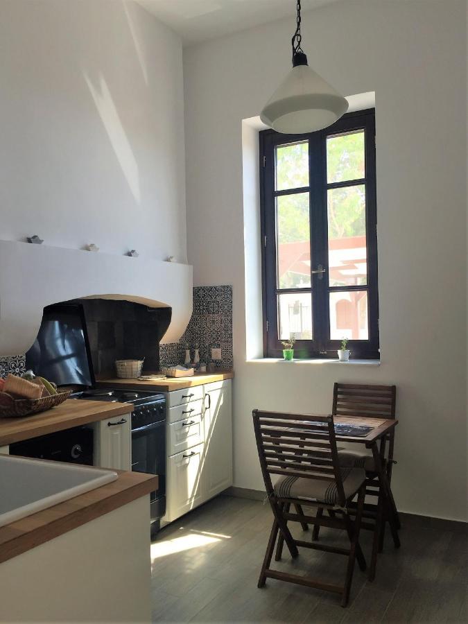 Villa Miranda Chalki Town Bagian luar foto